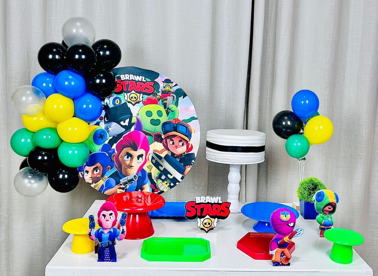 Kit Mesa Com Balão - Brawl Stars  - É Só Um Bolinho Locações 