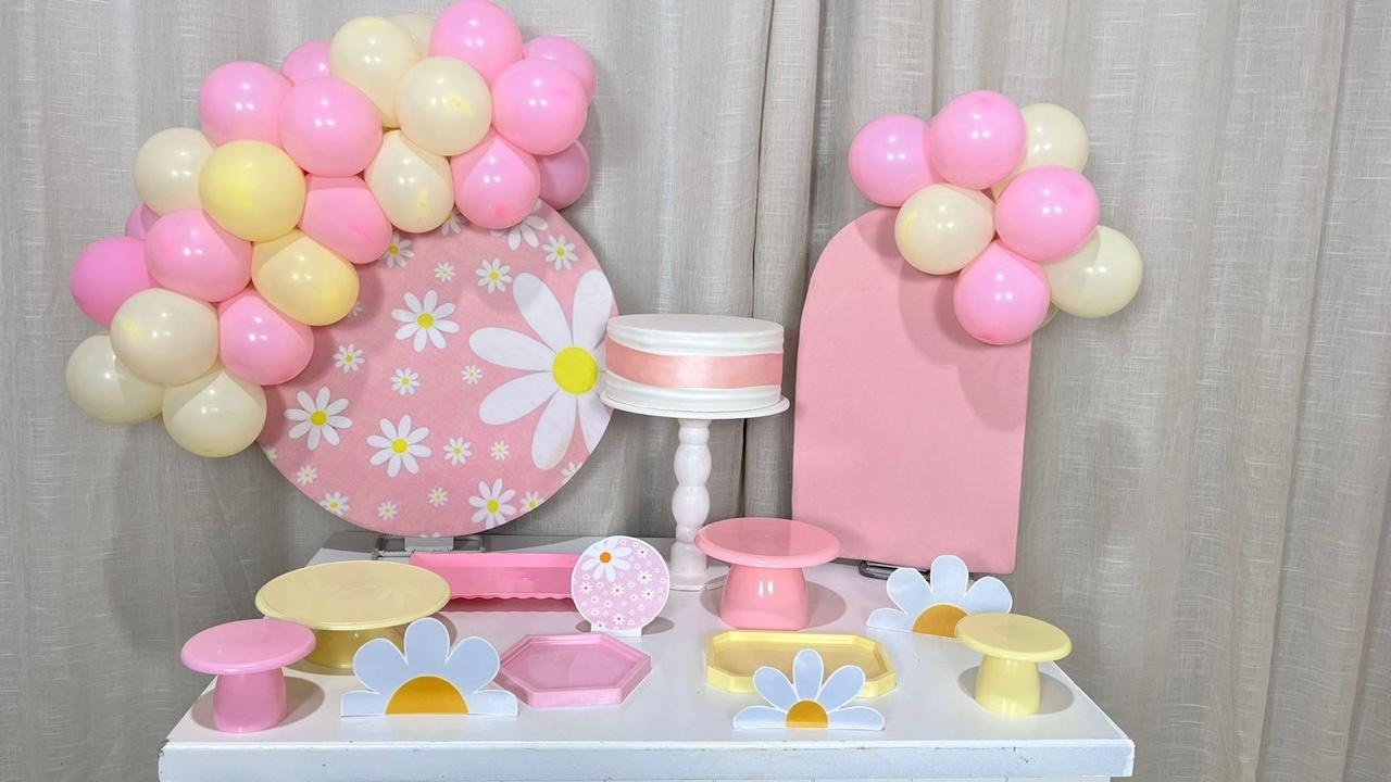 Kit Mesa Premium Com Balão - Margaridas 3 - É Só Um Bolinho Locações 