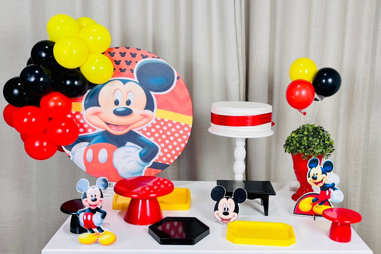 Kit Mesa Com Balão -  Mickey 2 - É Só Um Bolinho Locações 
