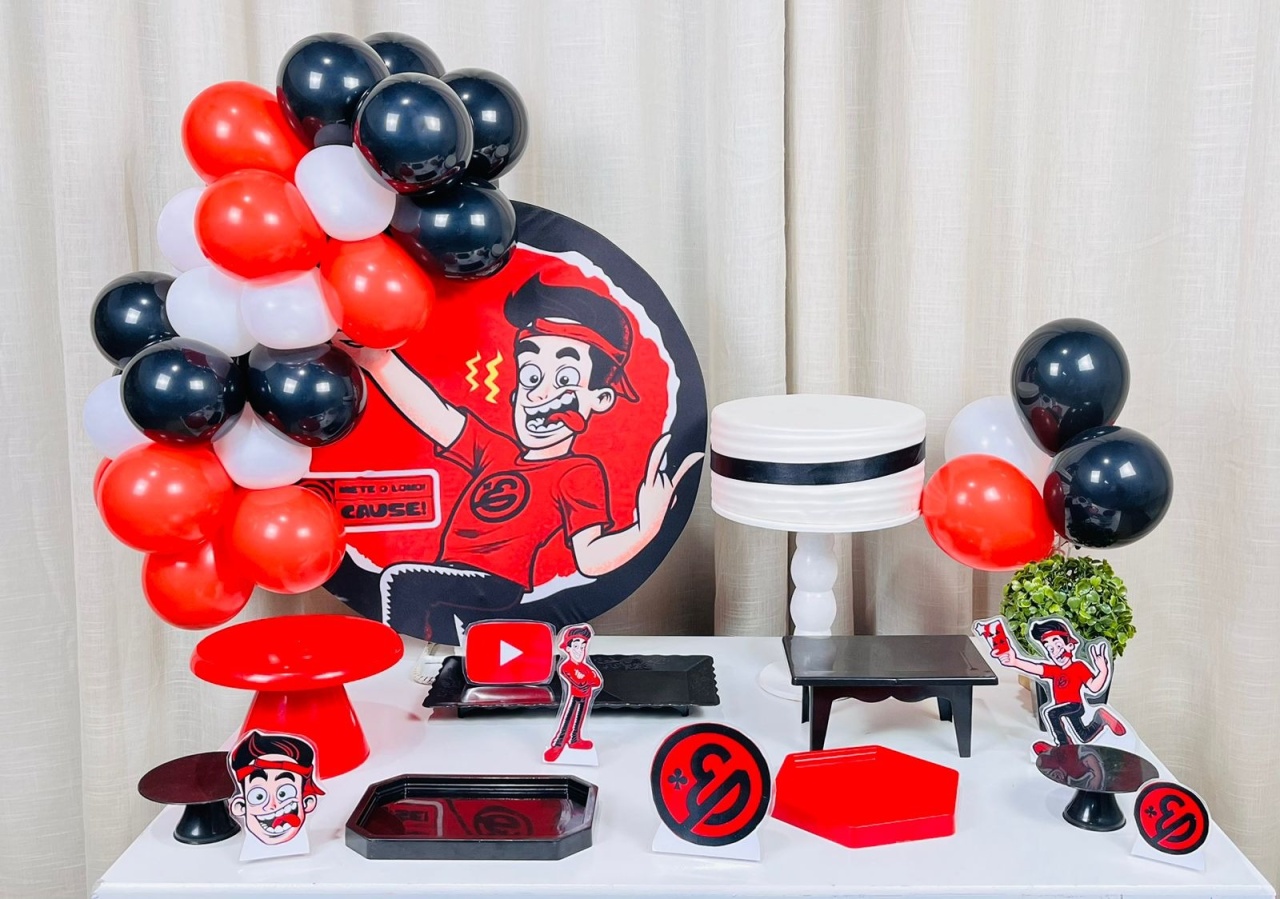Kit Mesa Com Balão - Enaldiinho - É Só Um Bolinho Locações 