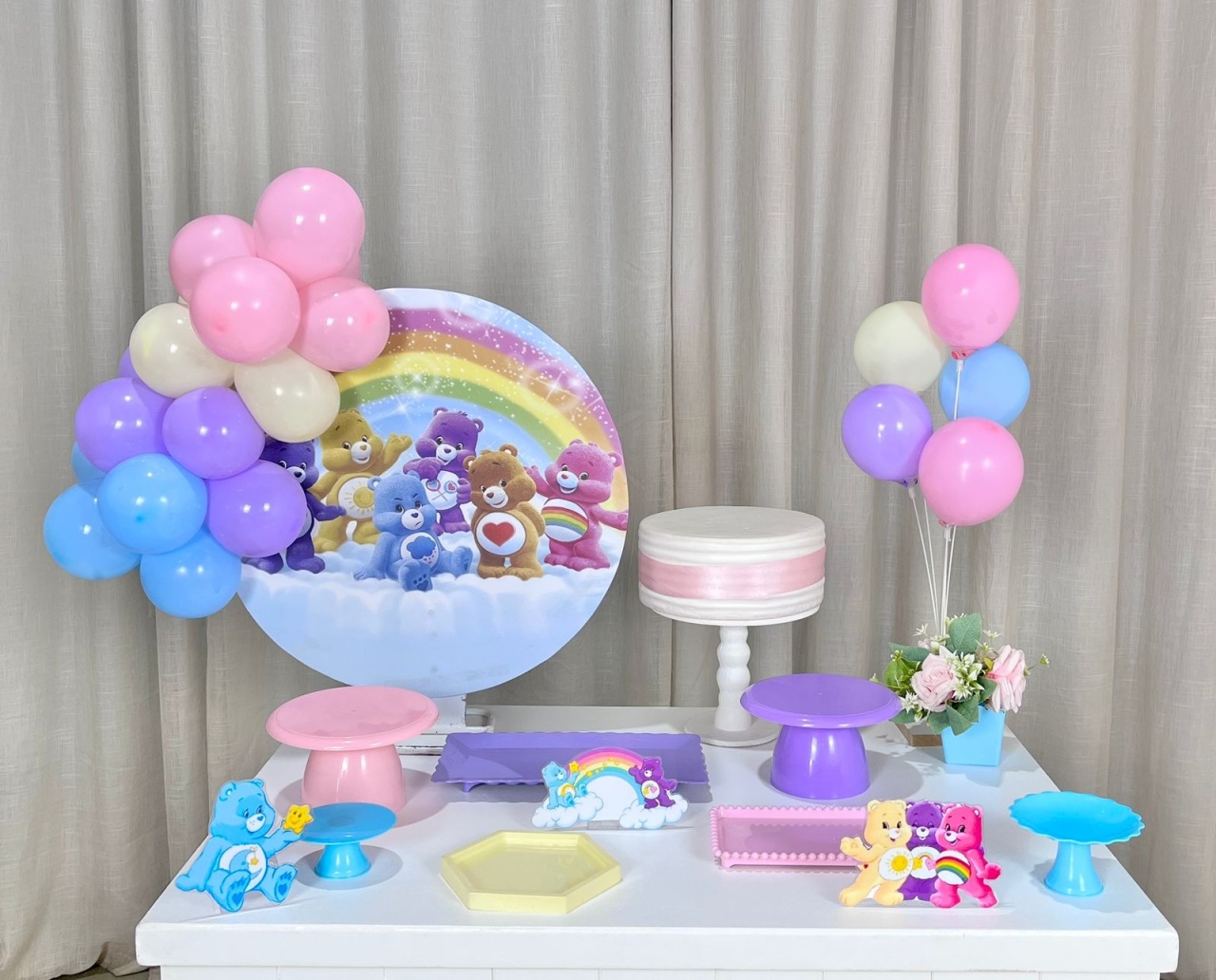 Kit Mesa Com Balão -  Ursinhos Carinhosos - É Só Um Bolinho Locações 