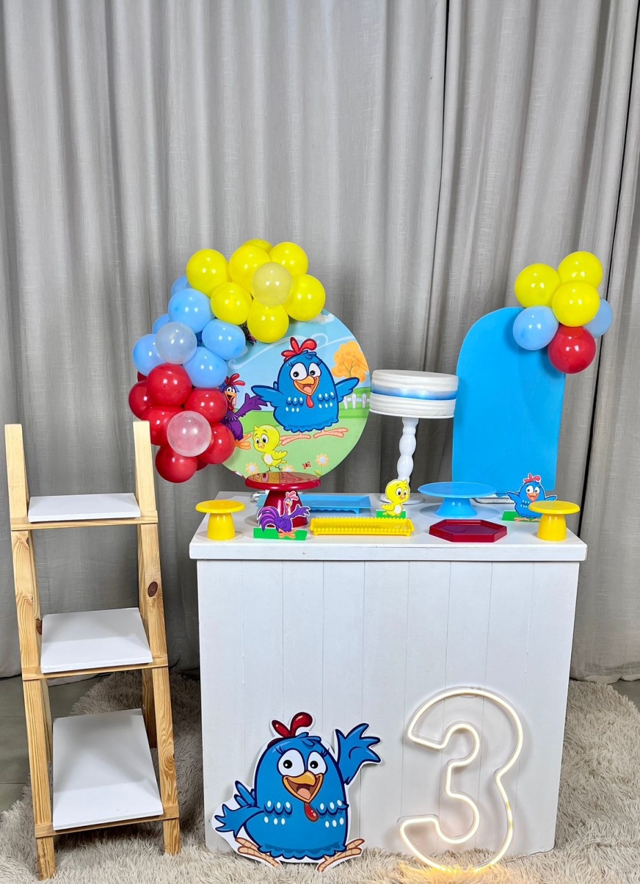 Kit Mini Festa Standard Com Balão - Galinha Pintadinha Masculino  - É Só Um Bolinho Locações 