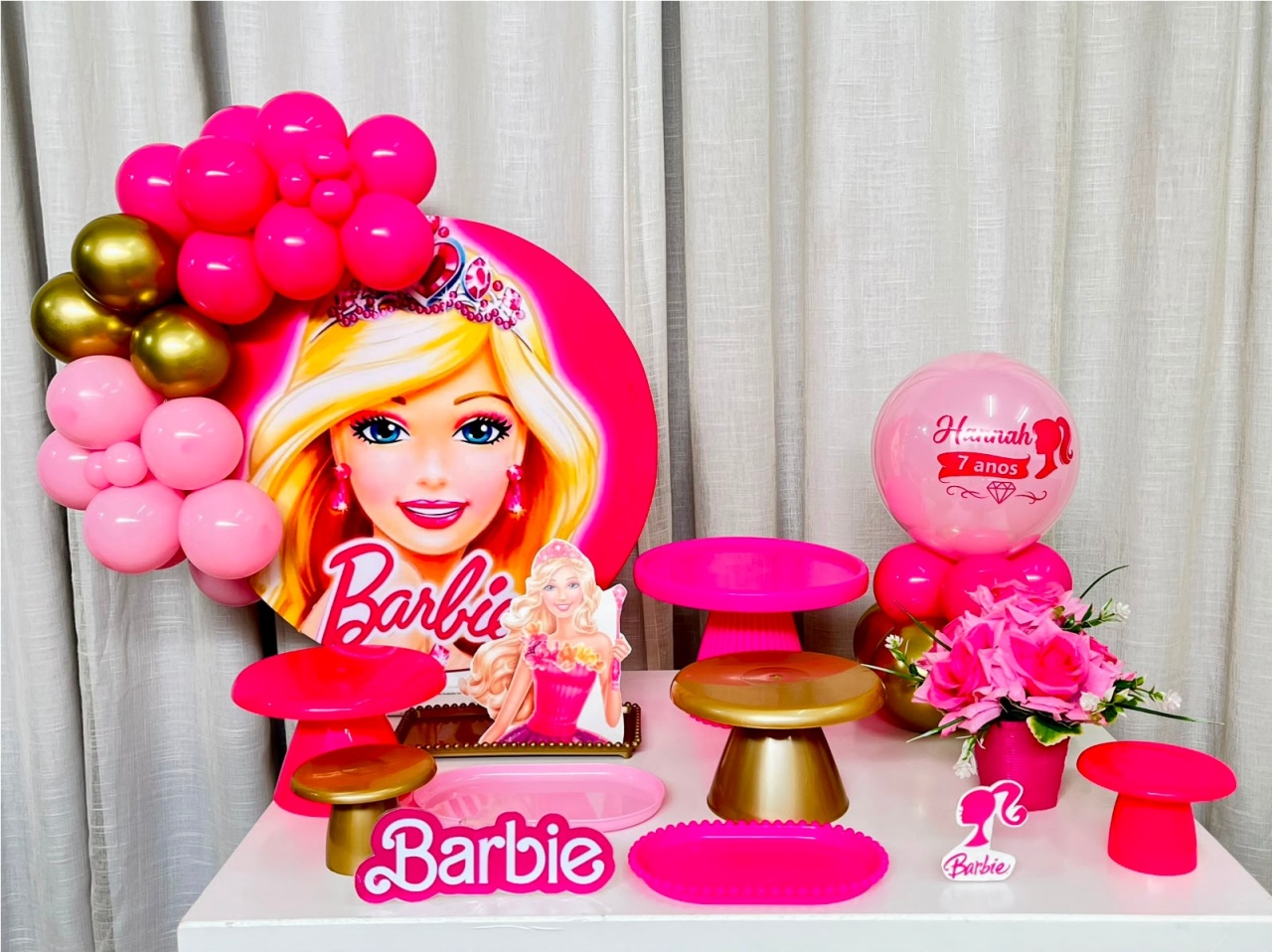 Kit Mesa Com Balão- Barbie - É Só Um Bolinho Locações 