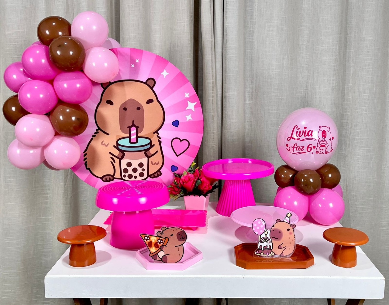 Kit Mesa Box de Balão - Capivara  - É Só Um Bolinho Locações 