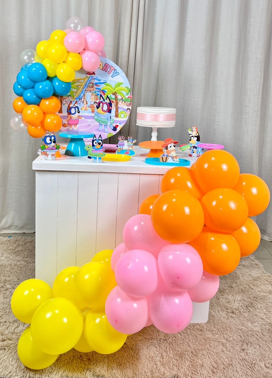 Mini Festa Gold Basic Sem Led - Batizado  - É Só Um Bolinho Locações 