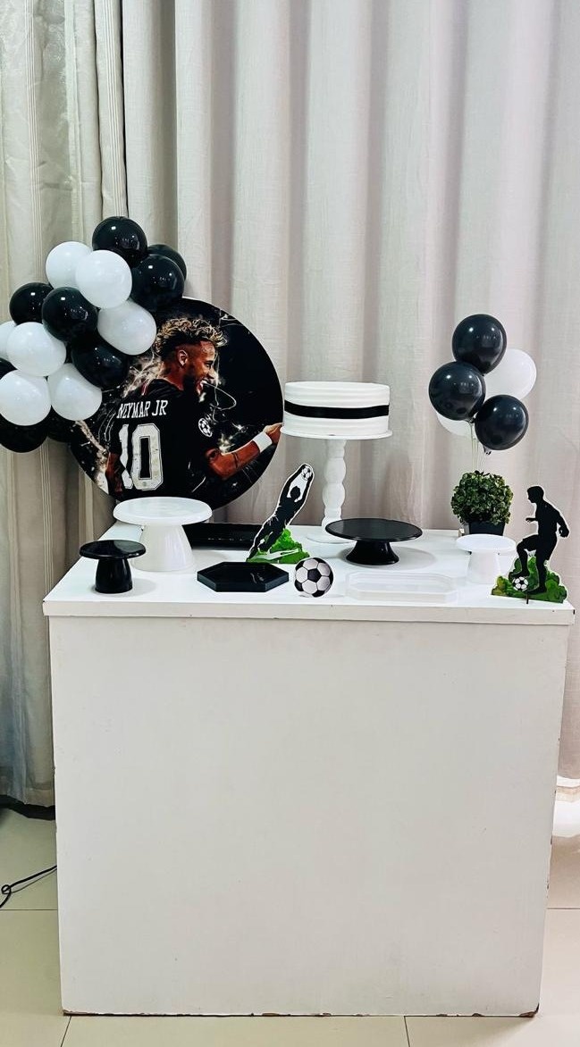 Kit Composto Com Balão - Neymar 2 - É Só Um Bolinho Locações 