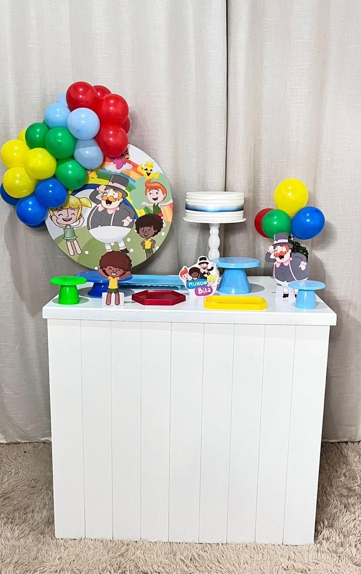 Kit Composto Com Balão - Mundo Bita  - É Só Um Bolinho Locações 