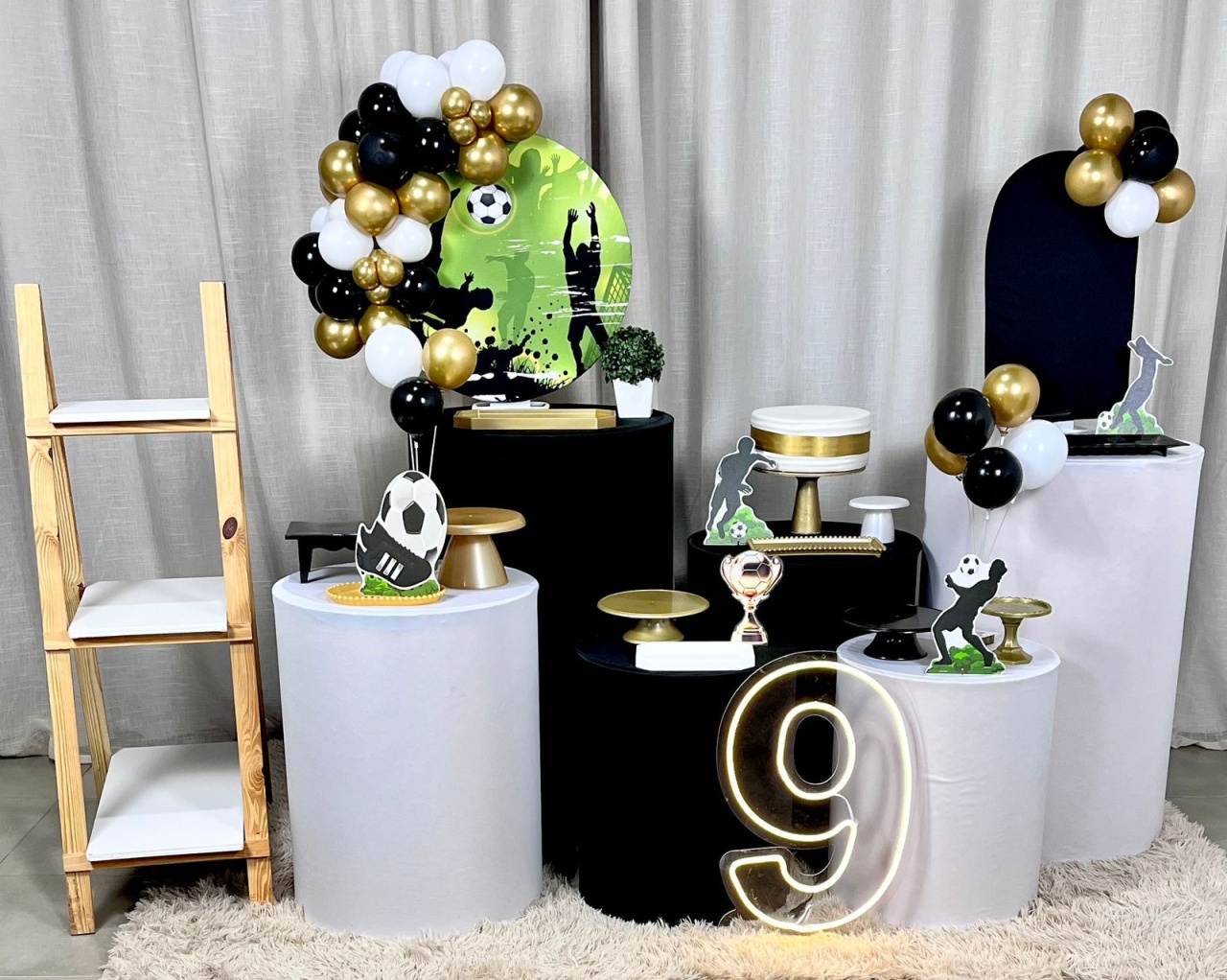 Kit Mini Festa Premium Com Led - Futebol - É Só Um Bolinho Locações 