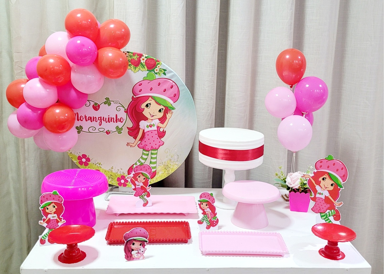 Kit Mesa Com Balão -  Moranguinho 1 - É Só Um Bolinho Locações 