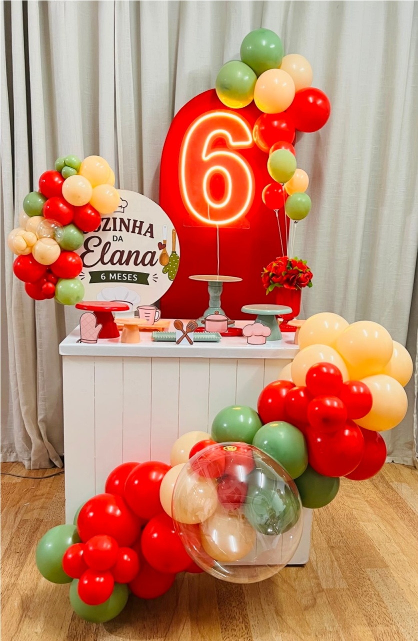 Mini Festa Gold Plus Com Led - Personalizado Cozinha - É Só Um Bolinho Locações 