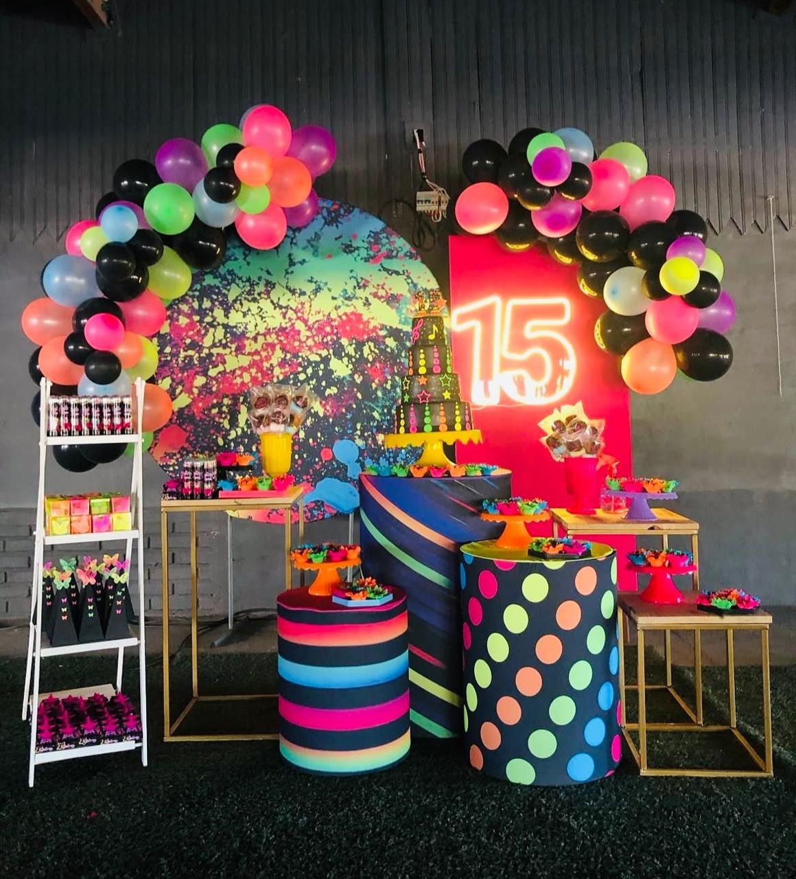 Decoração 15 Anos - Neon - karoline pedroso festas