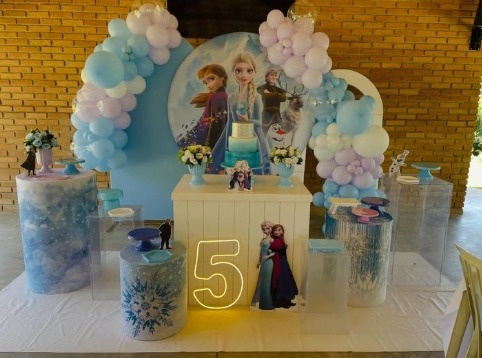 Decoração Frozen 2 - karoline pedroso festas
