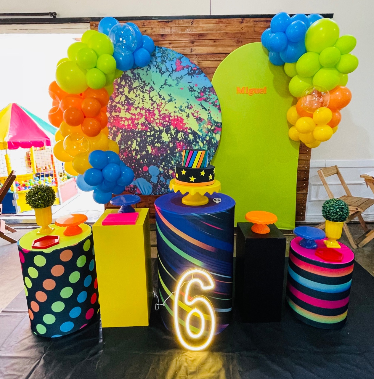 Decoração Neon - karoline pedroso festas