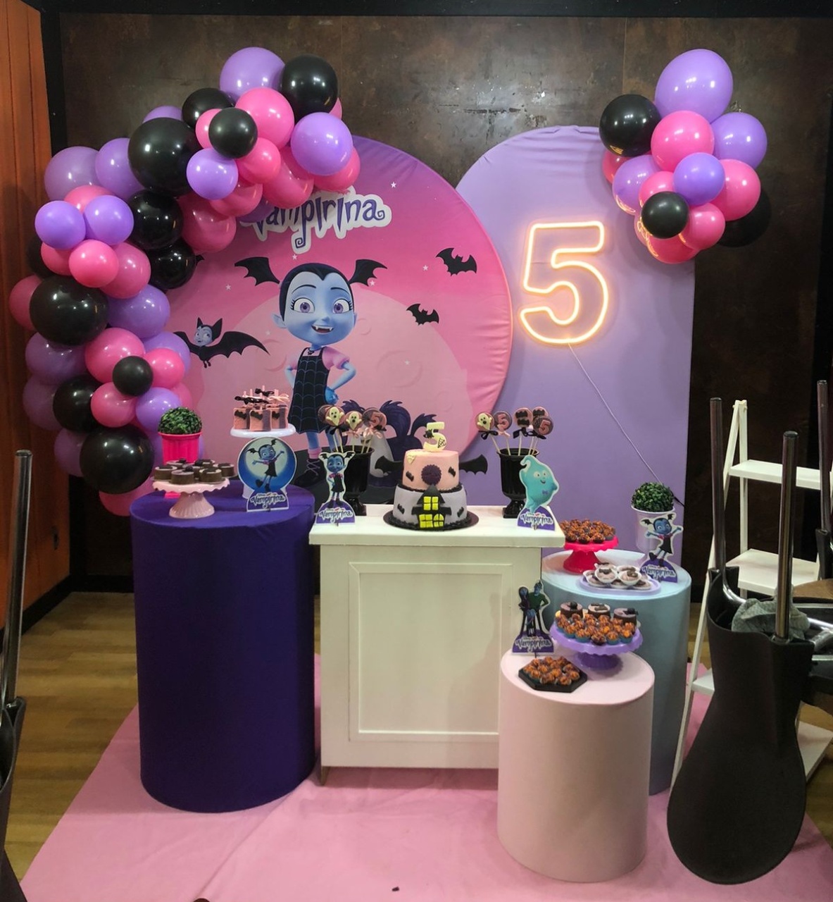Decoração Vampirina - karoline pedroso festas