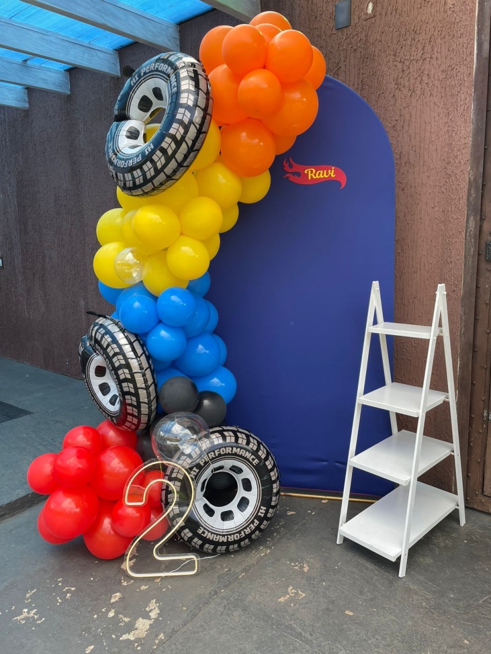 Decoração Hall de Entrada Hotwheels - karoline pedroso festas