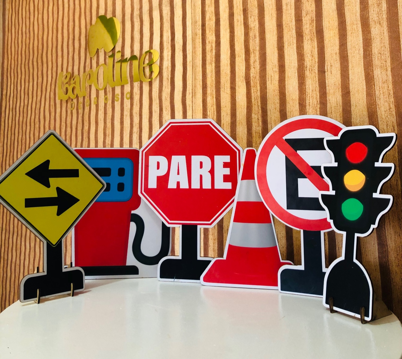 Display de Mesa - Placas de Trânsito  - karoline pedroso festas