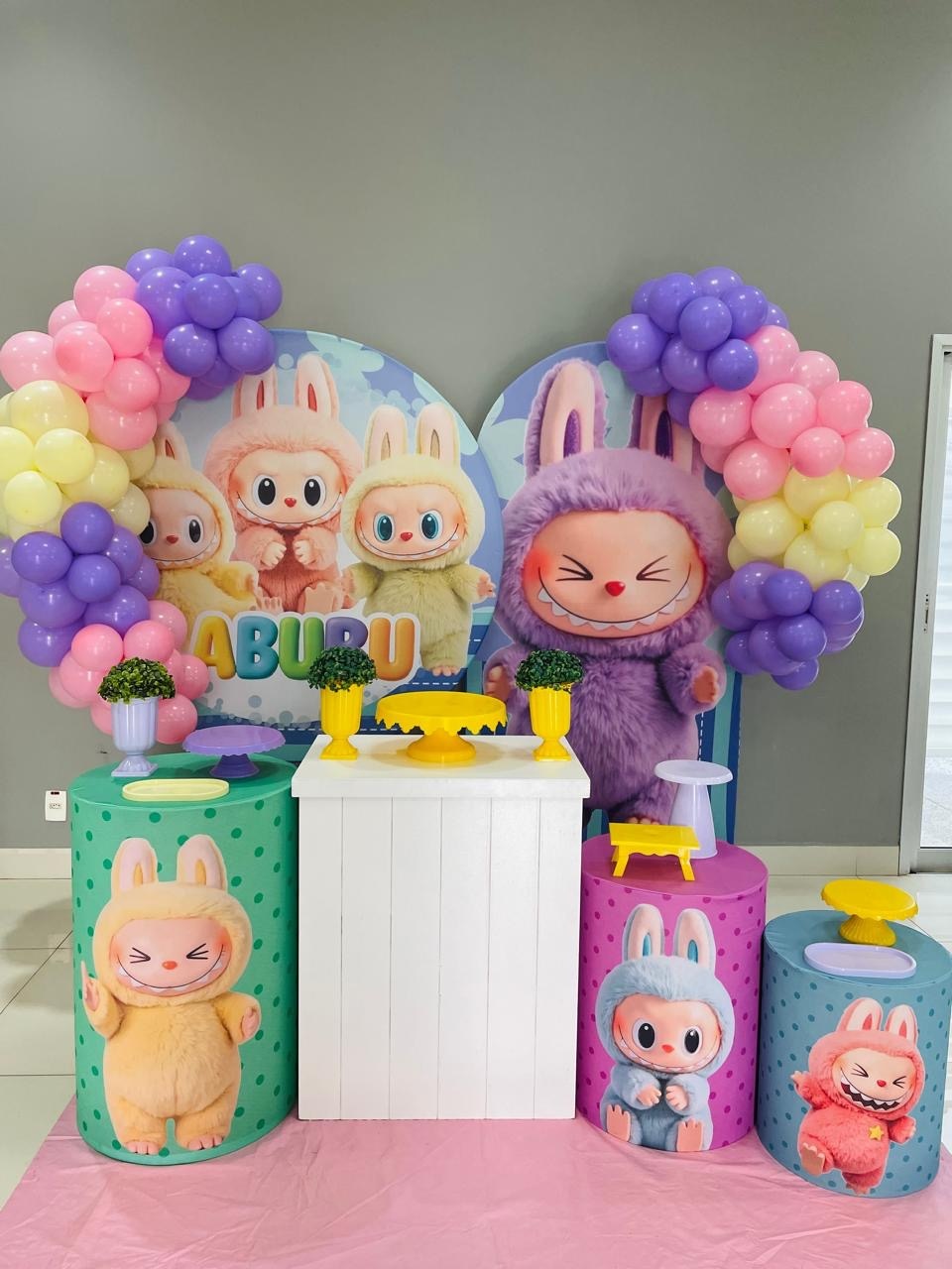 Decoração Labubu - karoline pedroso festas