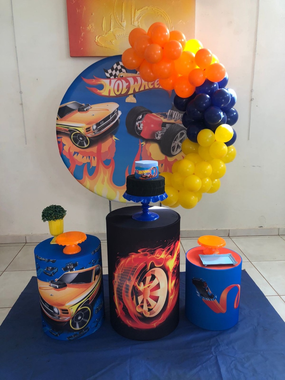 Decoração Hotwheels - karoline pedroso festas