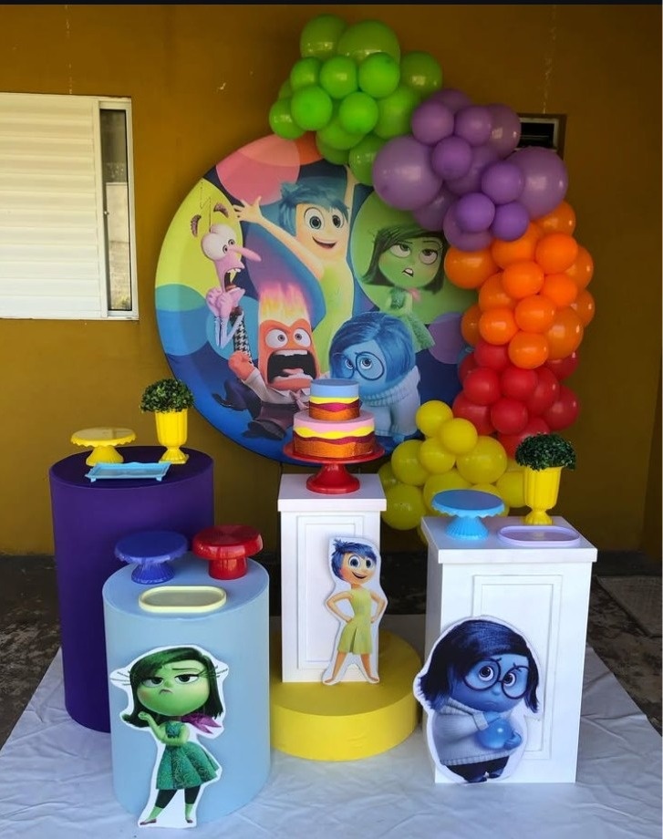 Decoração - Divertidamente - karoline pedroso festas