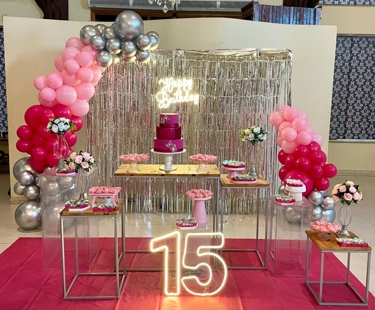 Decoração 15 Anos - Rosa E Prata - karoline pedroso festas