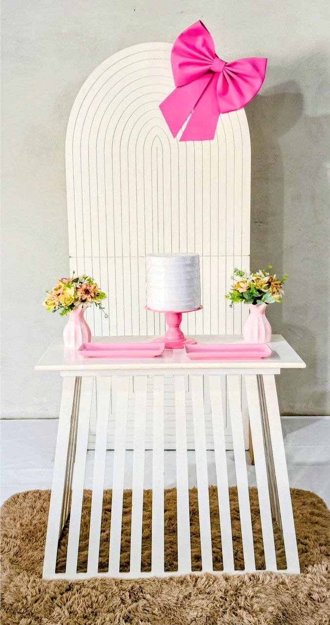 Kit Painel Riscado Com Mesa Ripada Laço Rosa - MM Pegue e Monte e locação 