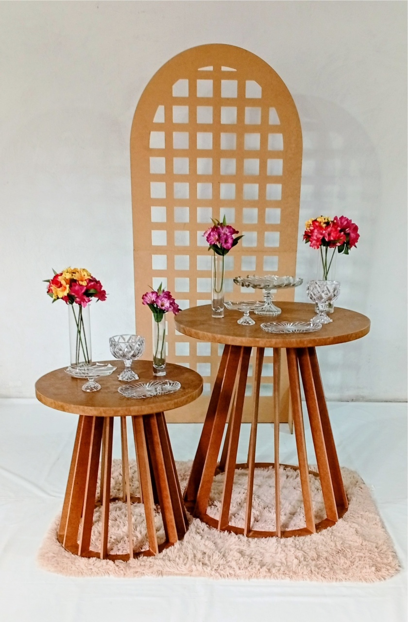Composição Mesa Cone Nova Painel Romano Mdf - MM Pegue e Monte e locação 