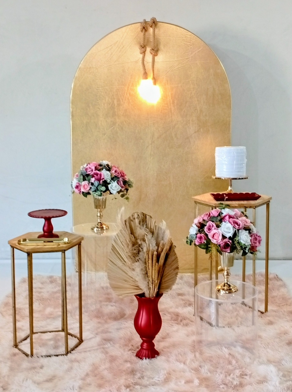 Composição Romano Dourado Luxo - MM Pegue e Monte e locação 