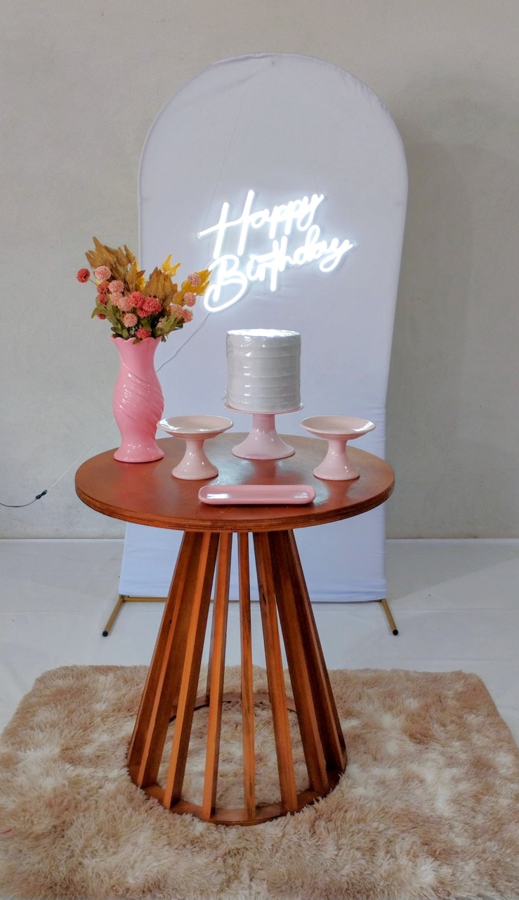 Composição Led Com Mesa Cone - MM Pegue e Monte e locação 