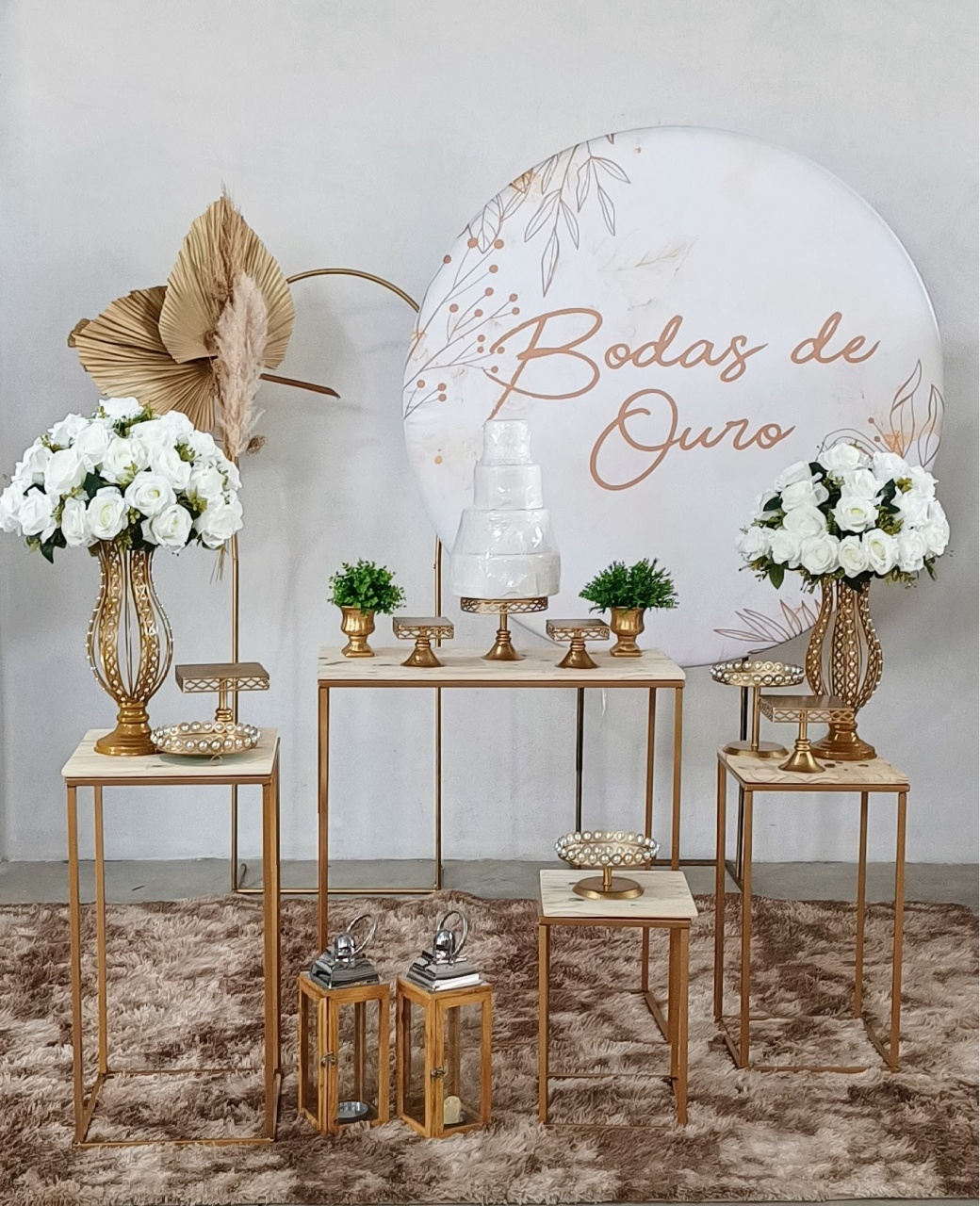 Composição Bodas de Ouro Mesa Cubo Painel Vaso Com Seco - MM Pegue e Monte e locação 
