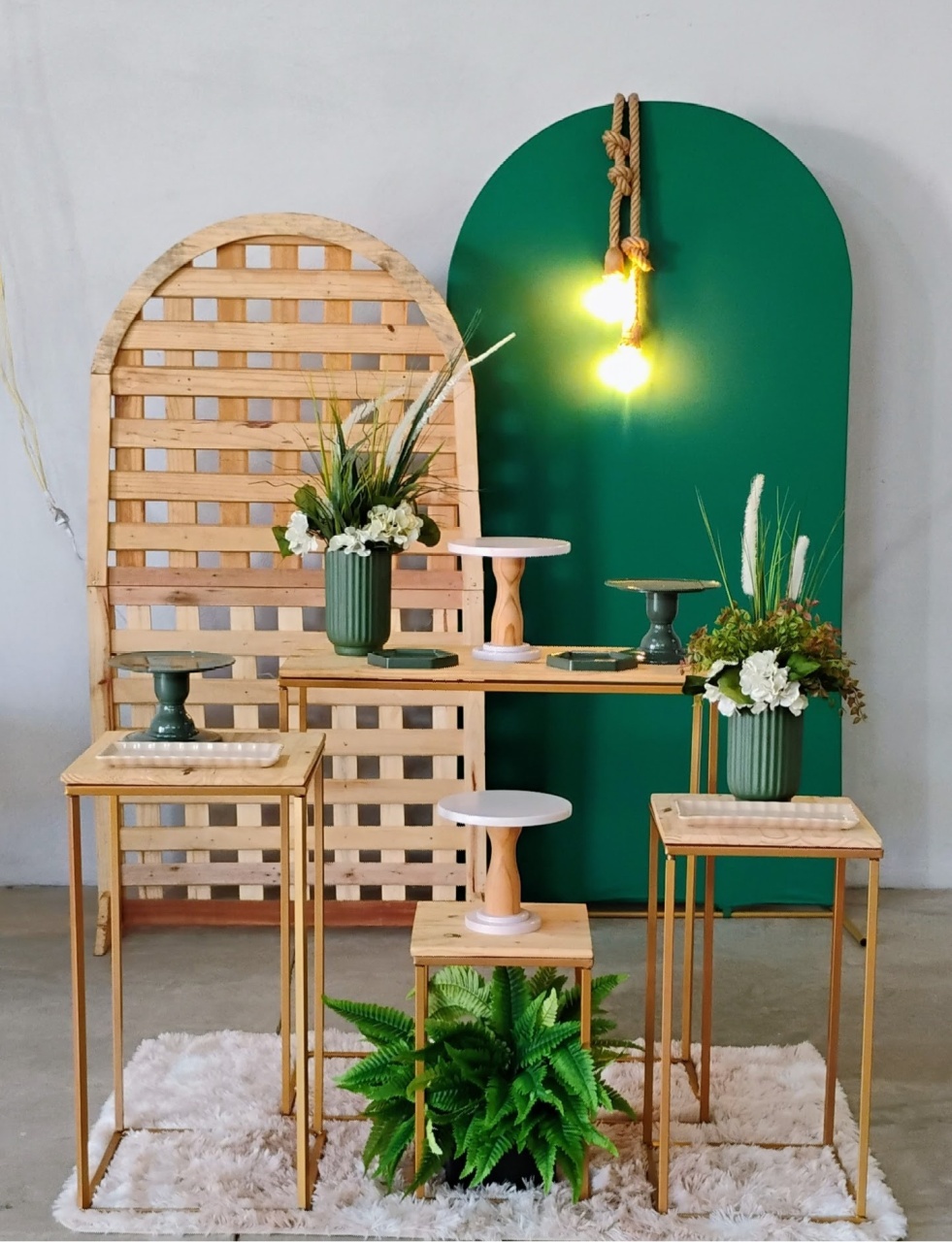 Kit Adulto Verde Com Painel Romano Madeira   - MM Pegue e Monte e locação 