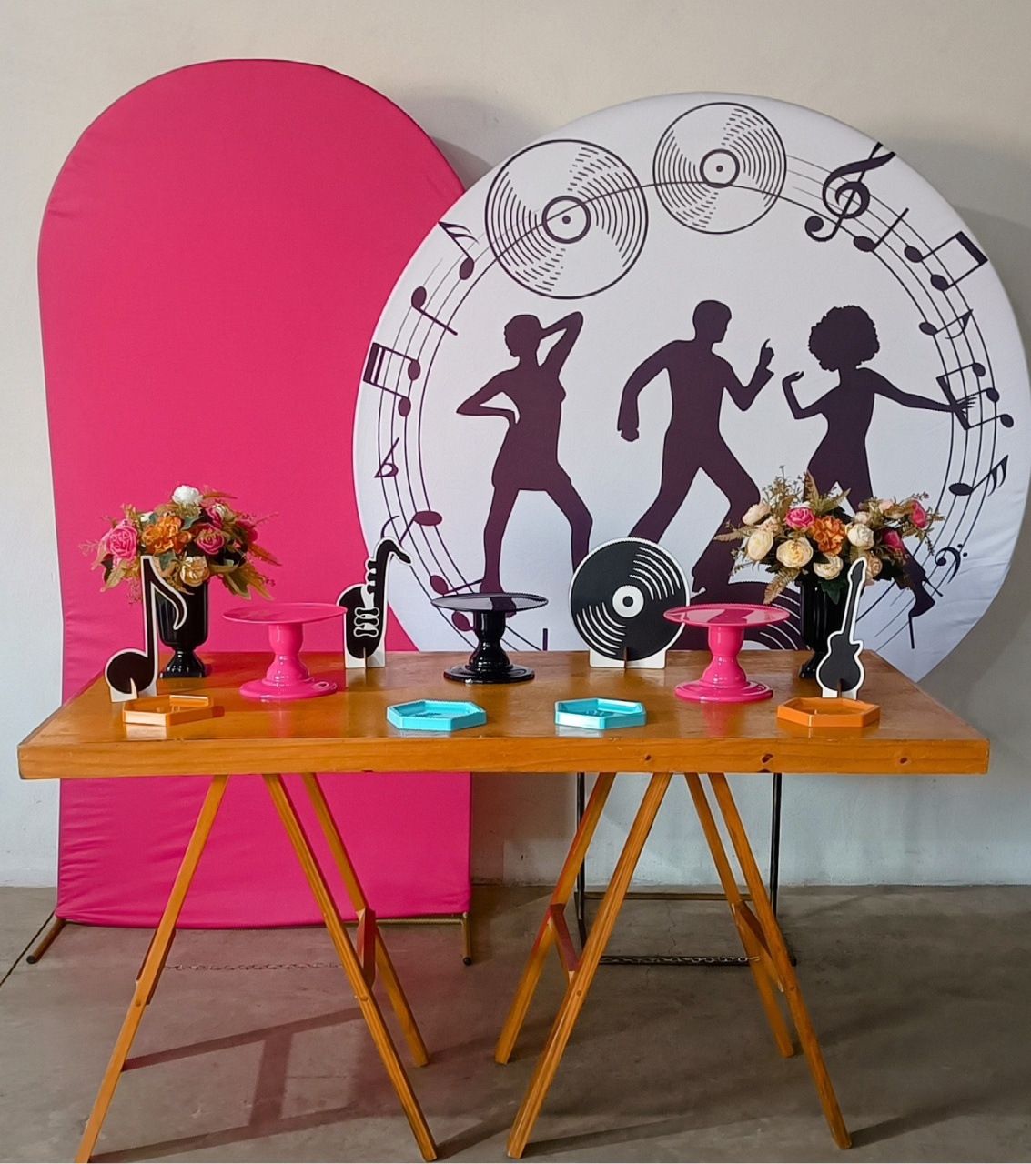 Kit Feminino Anos 80 - MM Pegue e Monte e locação 