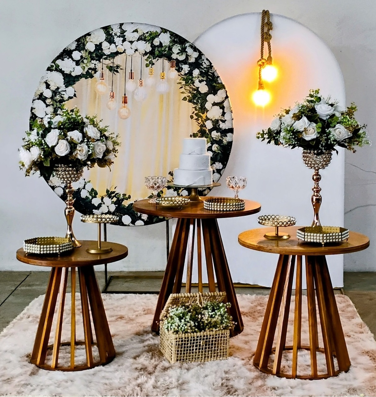 Composição Casamento Mesa Cone Painel Guirlanda E Romano - MM Pegue e Monte e locação 