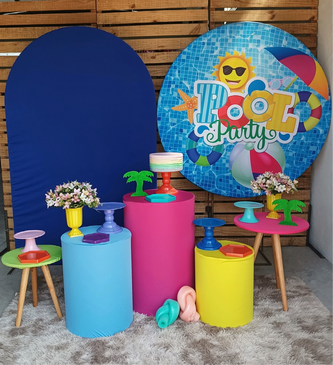 Kit Diamante Pool Party Menina Pé Palito - MM Pegue e Monte e locação 
