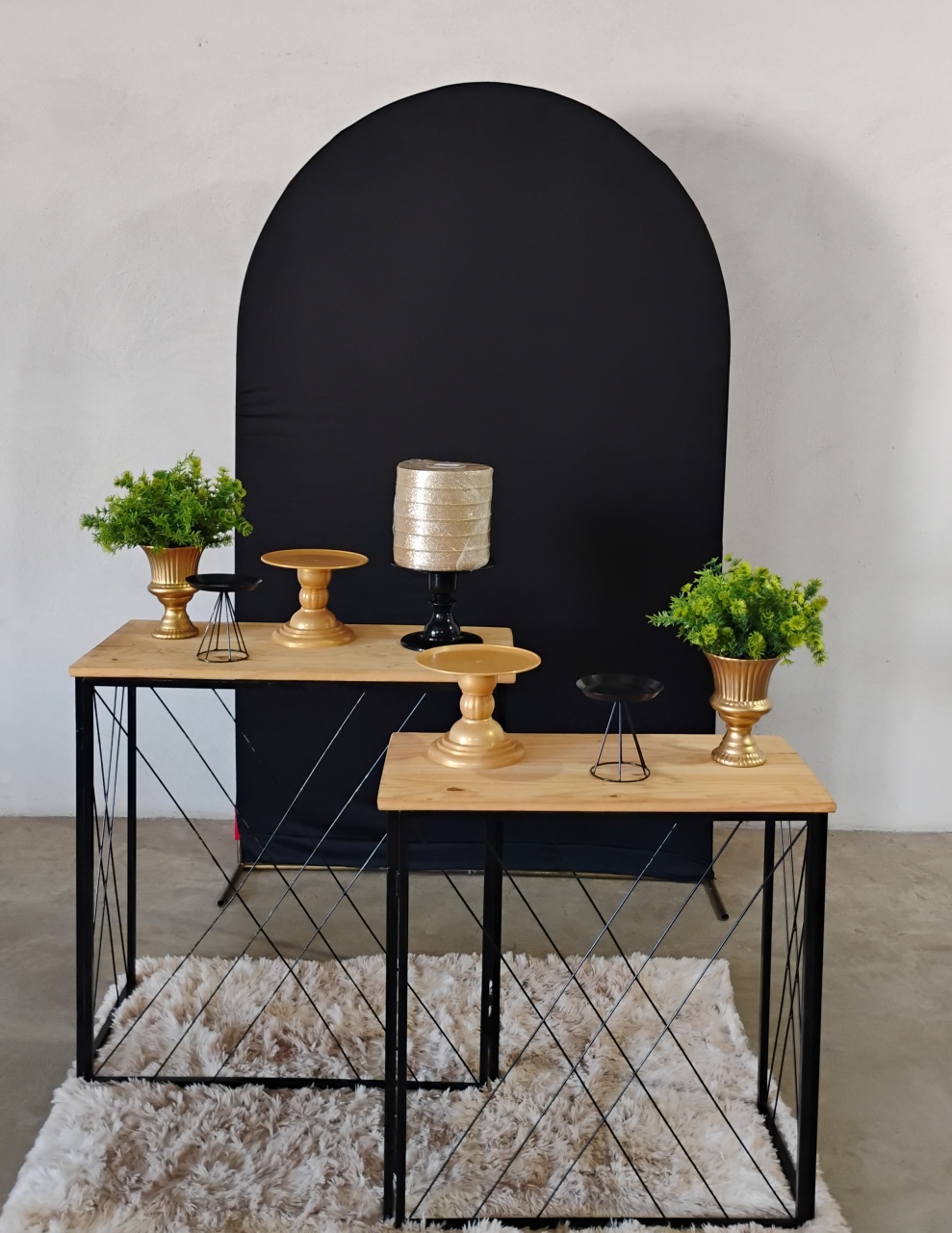 Kit Romano Preto Com  Mesa Ferro Preta - MM Pegue e Monte e locação 