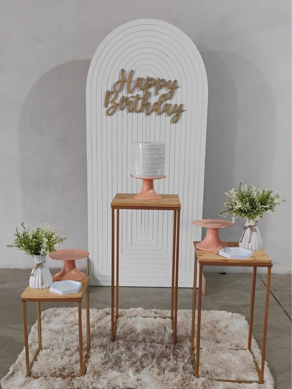 Kit Painel Vasado de Flores  Mesas Cubo Pêssego  - MM Pegue e Monte e locação 