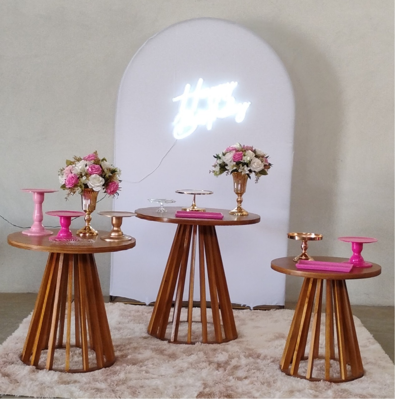 Composição Mesas Cone Led Peças Pink - MM Pegue e Monte e locação 