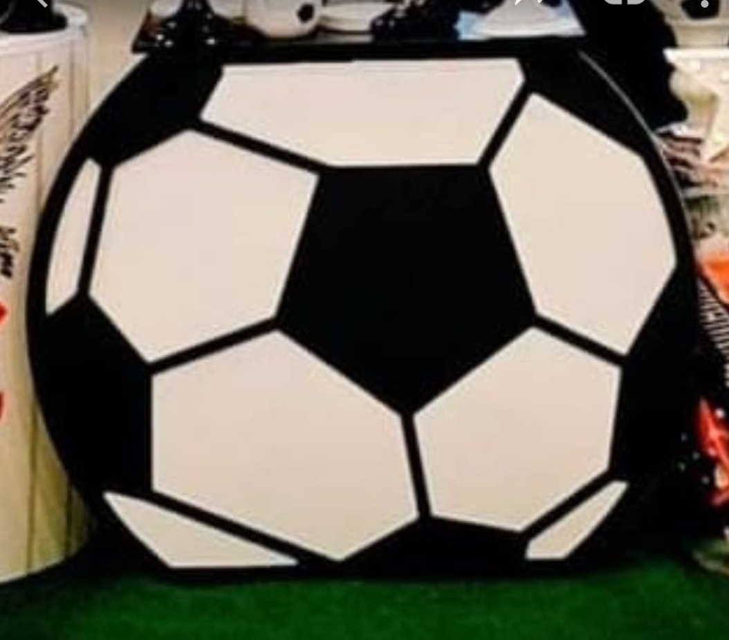 Comoda Bola de Futebol - Wire Love Decor