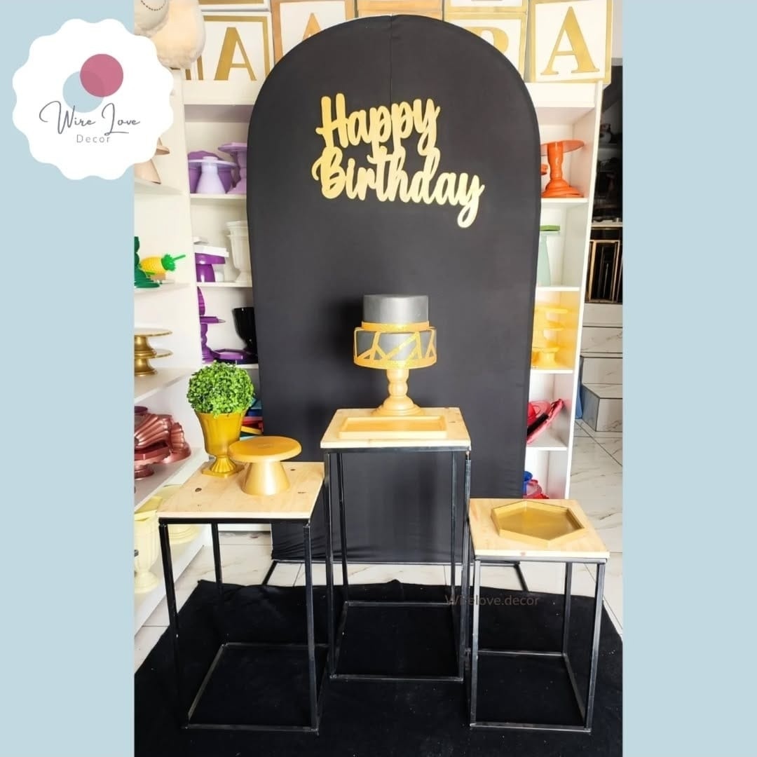 Kit Painel Romano E Trio de Mesinhas Preto E Dourado  - Wire Love Decor
