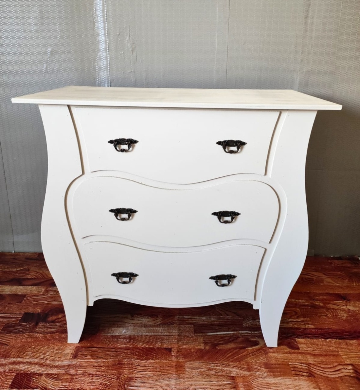 Comoda Bombe Bege - Wire Love Decor