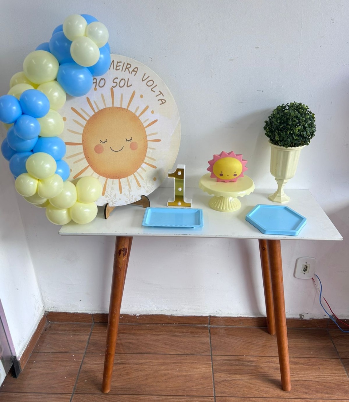Festinha +  Mesa + Balão  Temas Do Acervo - Sonhadafesta