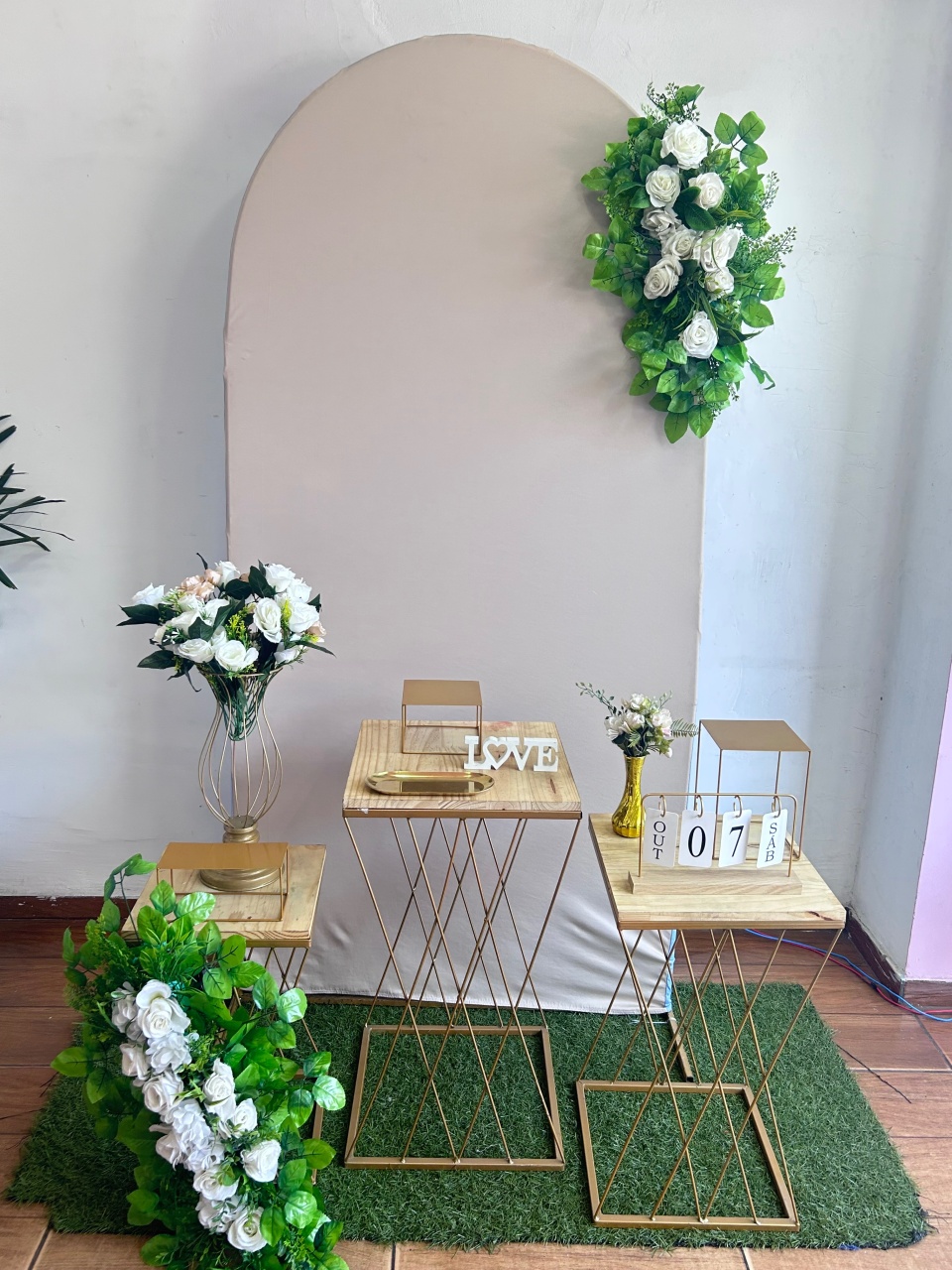 Adulto Bege Com Arranjo - Sonhadafesta