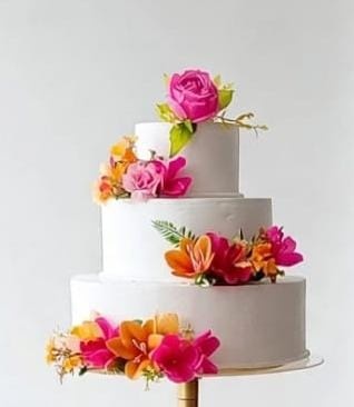 Bolo Fake Branco Flores - Louise'sDecor 