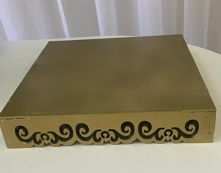 Bandeja Mdf Dourada - A FESTA E DECORAÇÃO
