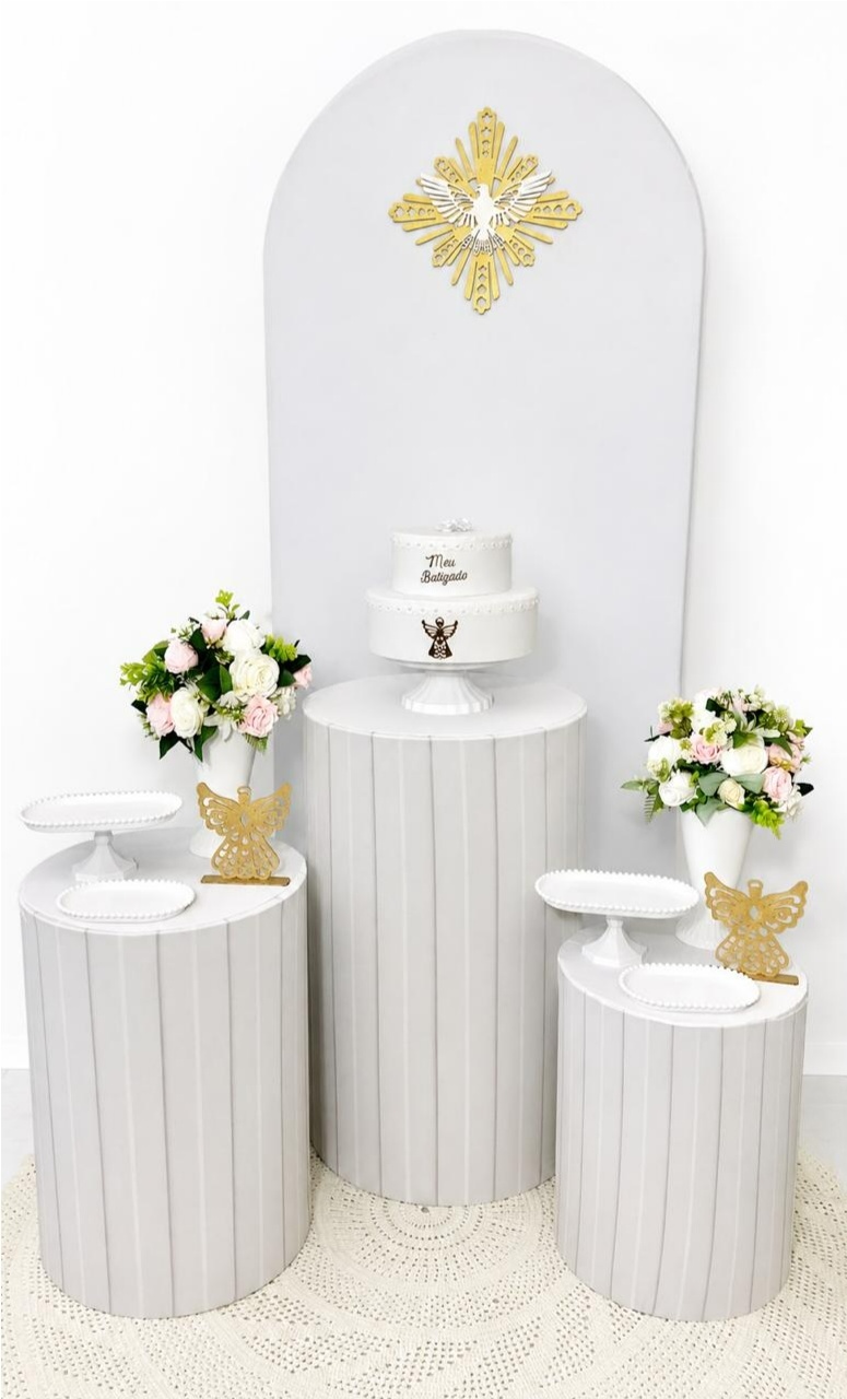 Kit Espírito Santo Romano Branco Com Flores Rosa Com Cilindros - A FESTA E DECORAÇÃO