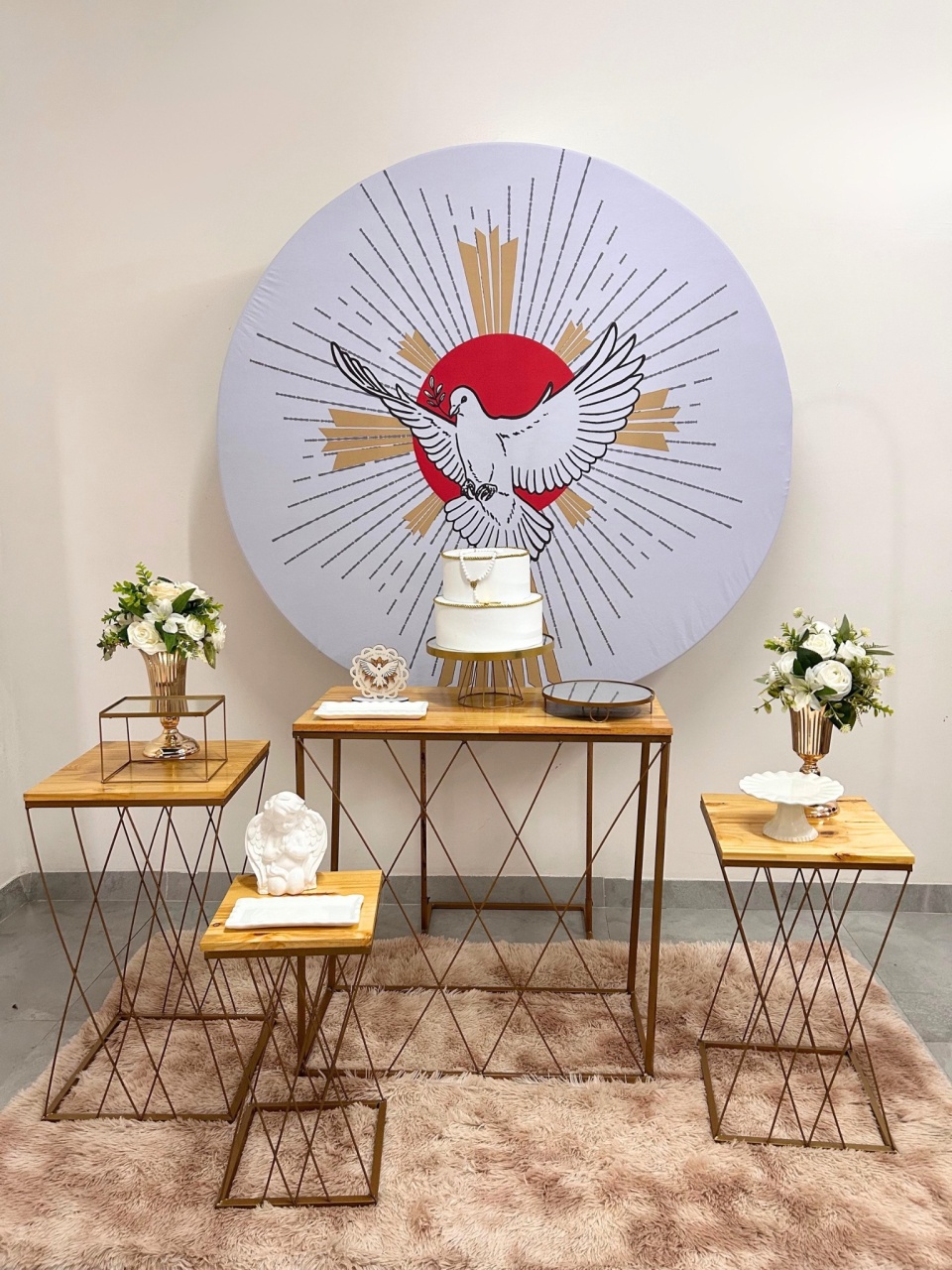 Kit Espirito Santo Vermelho E Branco Com Mesas Aramadas - A FESTA E DECORAÇÃO