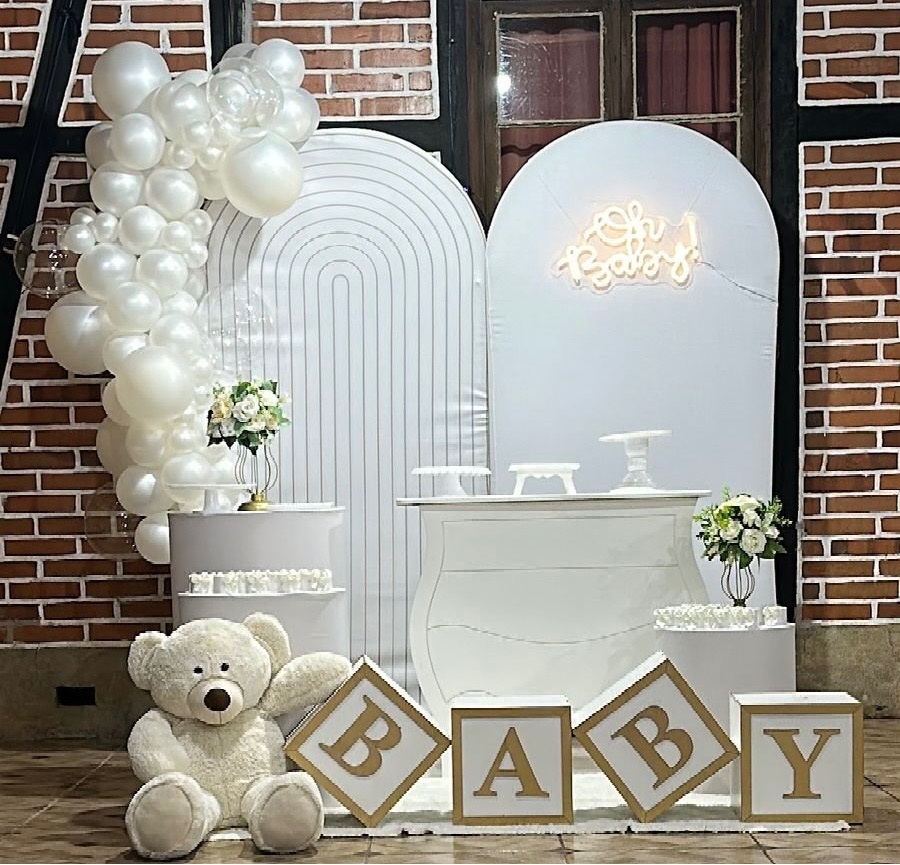 Oh Baby Romano Branco Com Balões Especiais - A FESTA E DECORAÇÃO
