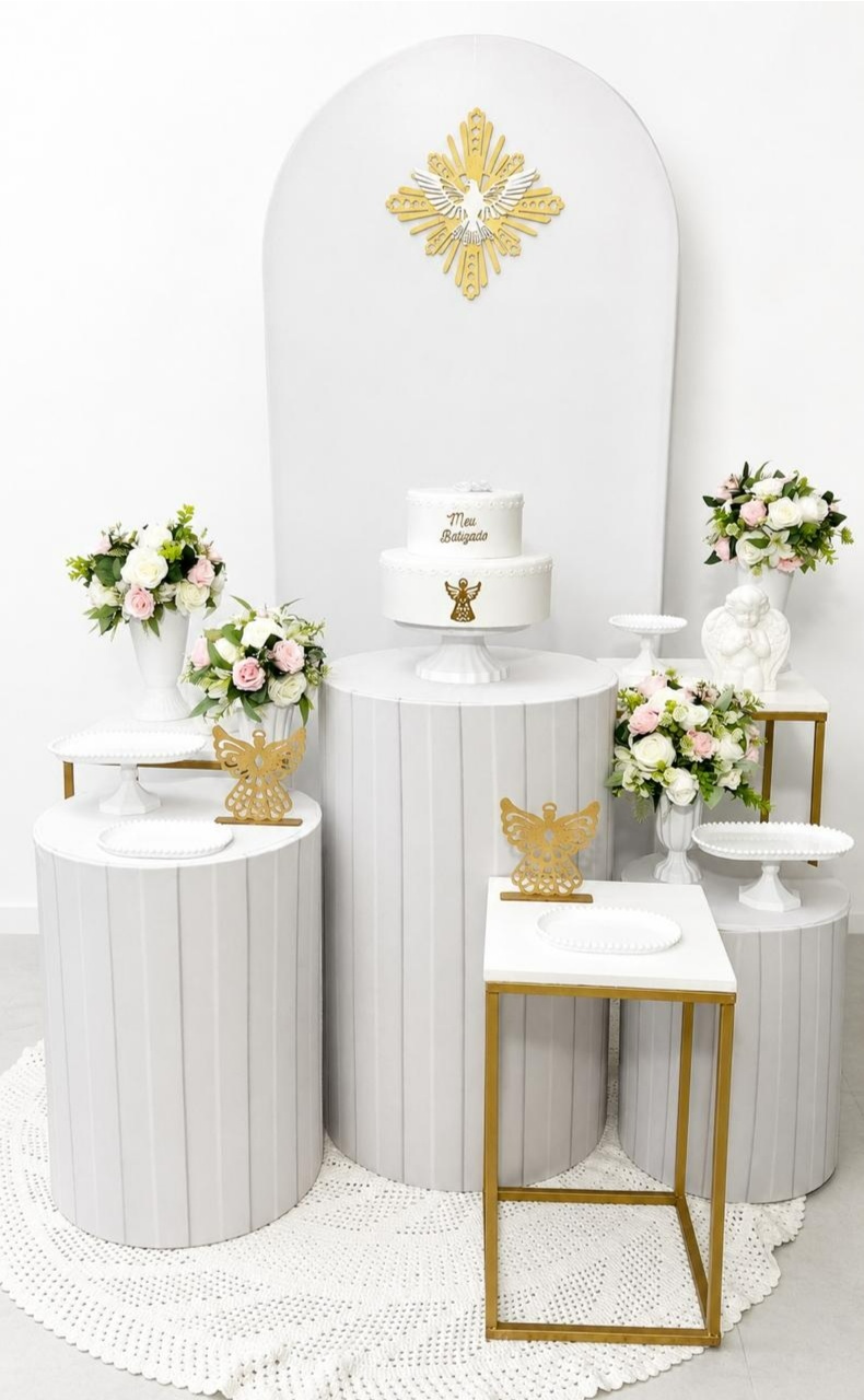 Kit Espírito Santo Romano Branco Com Flores Rosa Com Cilindros E Mesas - A FESTA E DECORAÇÃO