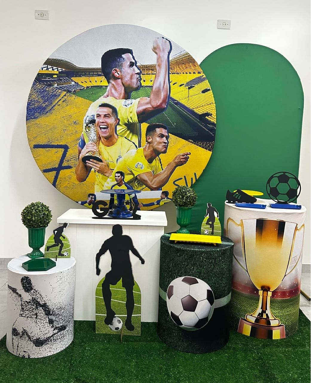Cristiano Ronaldo Futebol Kit Luxo - A FESTA E DECORAÇÃO