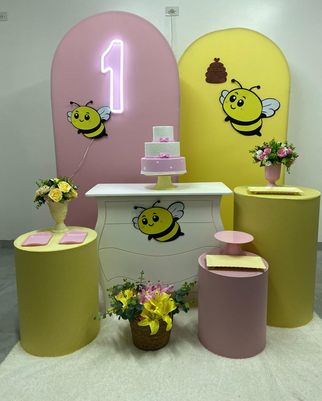 Abelha Kit Amarelo Com Rosa  - A FESTA E DECORAÇÃO