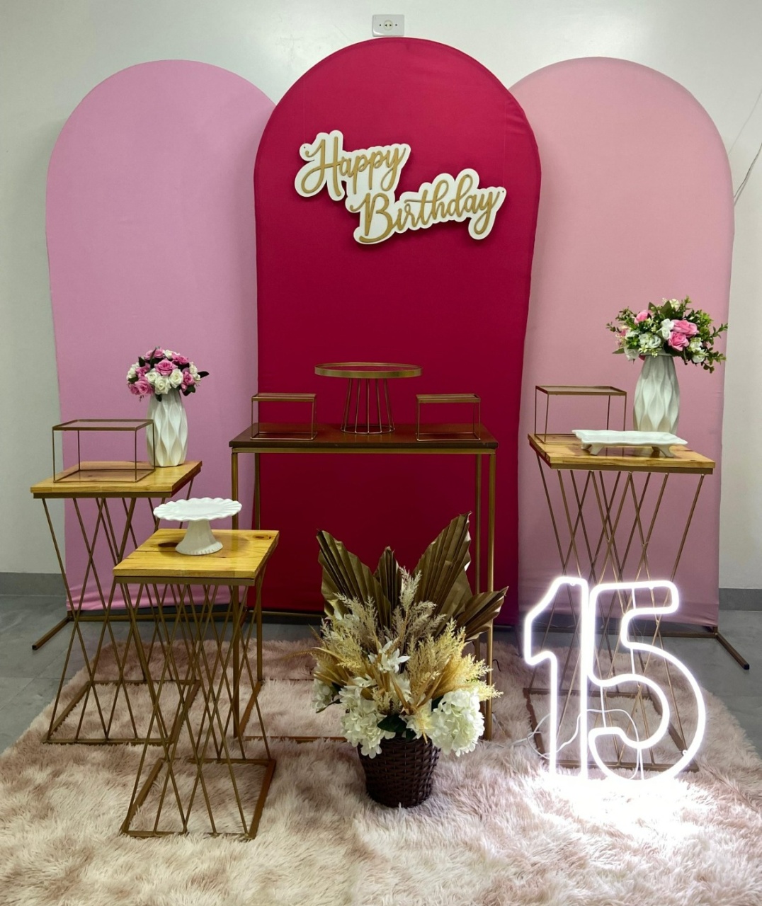 15 Anos Kit Trio Romano Rosa  - A FESTA E DECORAÇÃO